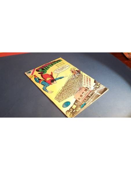 SUPERMAN 884 MUY BUEN ESTADO NOVARO