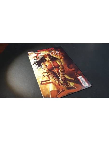 ELEKTRA 2 EXCELENTE ESTADO REINADO OSCURO PANINI