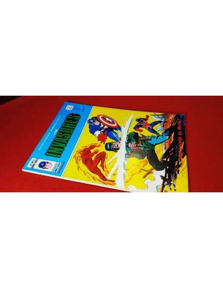 EXCELENTE ESTADO SELECCIONES MARVEL 17 VERTICE
