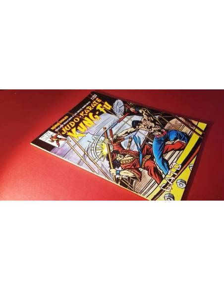 EXCELENTE ESTADO RELATOS SALVAJES 8 VERTICE ARTES MARCIALES VOL II