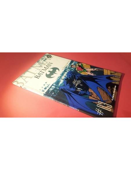 EXCELENTE ESTADO COLECCIONISTA BATMAN 3 SE CIERRA EL CIRCULO TOML PLANETA