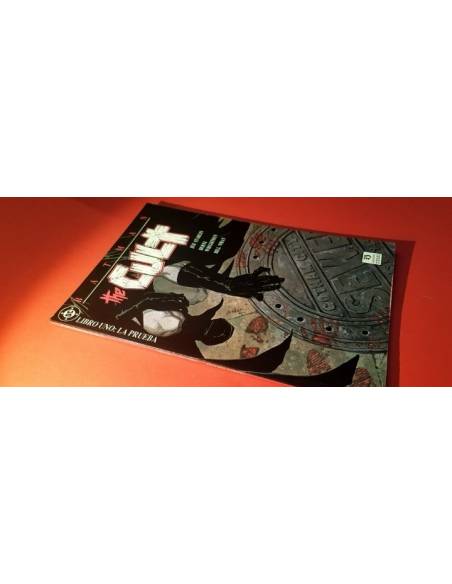 EXCELENTE ESTADO BATMAN THE CULT LIBRO UNO LA PRUEBA EDICIONES ZINCO