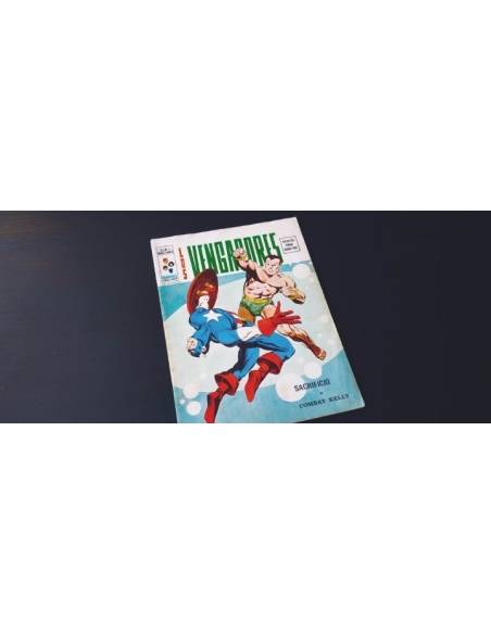 BASTANTE NUEVO LOS VENGADORES 3 VERTICE VOL II CON POSTER CENTRAL