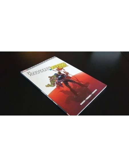 DE KIOSCO LOS VENGADORES UNIVERSO MARVEL COLECCION 100% TOMO MARVEL PANINI
