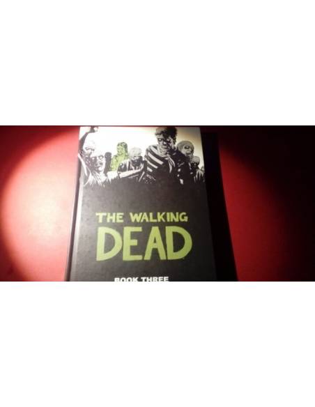 THE WALKING DEAD BOOK THREE VERSION USA EXCELENTE ESTADO IMAGE