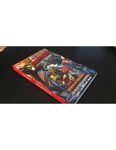 DE KIOSKO DAREDEVIL COLECCION 100% TIERRA DE SOMBRAS TOMO MARVEL PANINI