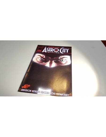 ASTRO CITY 5 VOL II EXCELENTE ESTADO PLANETA