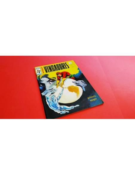 EXCELENTE ESTADO LOS VENGADORES 33 VERTICE VOL II