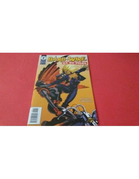 BARB WIRE 3 EXCELENTE ESTADO