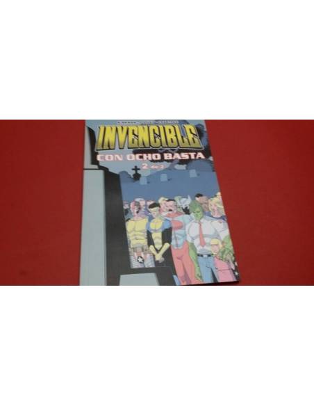 INVENCIBLE CON OCHO BASTA N°2 EXCELENTE ESTADO ALETA