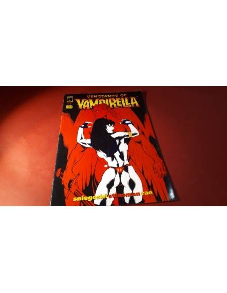 VENGEANCE OF VAMPIRELLA 7 EN BUEN ESTADO HARRIS COMICS