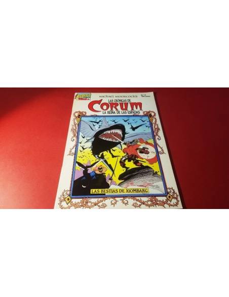 CASI EXCELENTE ESTADO LAS CRONICAS DE CORUM EL REY DE LAS ESPADAS 6 LAS BESTIAS DE XIOMBARG FIRST