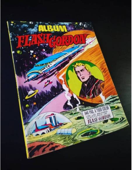 MUY BUEN ESTADO ALBUM FLASH GORDON 3 RETADO EV TOMO