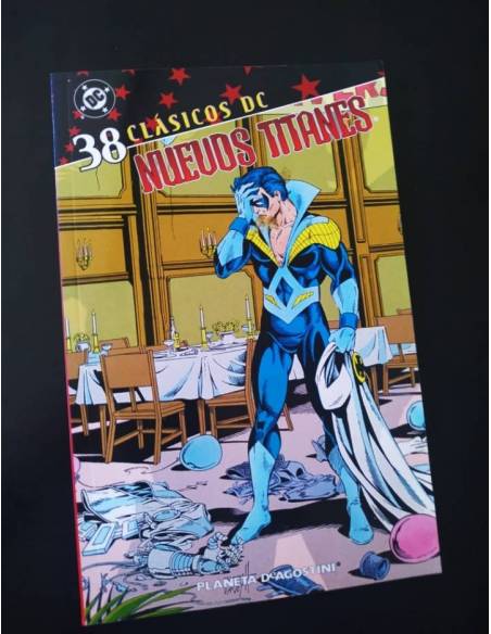 EXCELENTE ESTADO NUEVOS TITANES 38 CLASICOS DC PLANETA