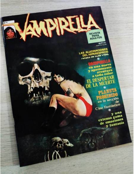 EXCELENTE ESTADO VAMPIRELLA 4 GARBO