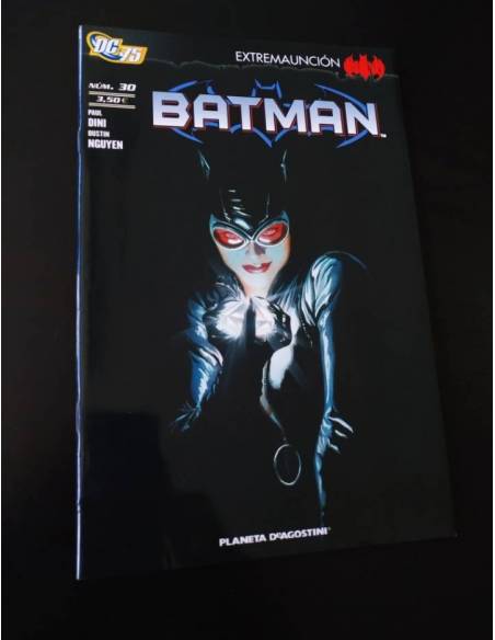 EXCELENTE ESTADO BATMAN 30 PLANETA