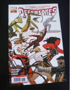 EXCELENTE ESTADO DEFENSORES 7 PANINI COMICS