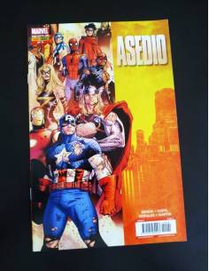 EXCELENTE ESTADO ASEDIO 4 PANINI COMICS