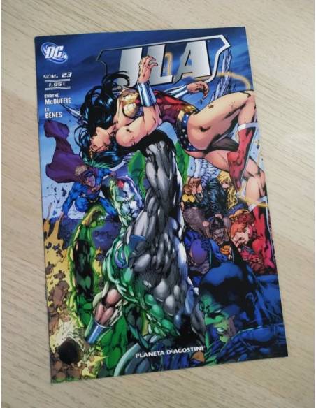 EXCELENTE ESTADO JLA 23 PLANETA DC