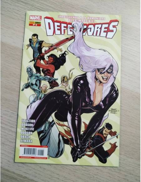 EXCELENTE ESTADO DEFENSORES 5 PANINI COMICS
