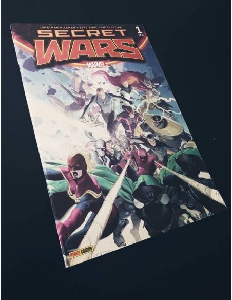 CASI EXCELENTE ESTADO SECRET WARS 1 PANINI