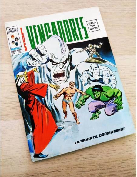 CASI EXCELENTE ESTADO LOS VENGADORES 4 VOL II VERTICE