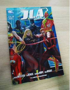 EXCELENTE ESTADO JLA 12 PLANETA