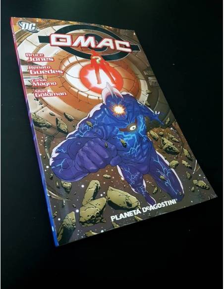 CASI EXCELENTE ESTADO OMAC TOMO PLANETA