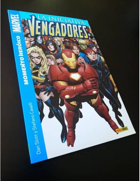 CASI EXCELENTE ESTADO LA INICIATIVA VENGADORES MOMENTO HEROICO TOMO PANINI