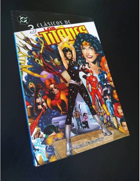 EXCELENTE ESTADO LOS TITANES 3 CLASICOS DC PLANETA