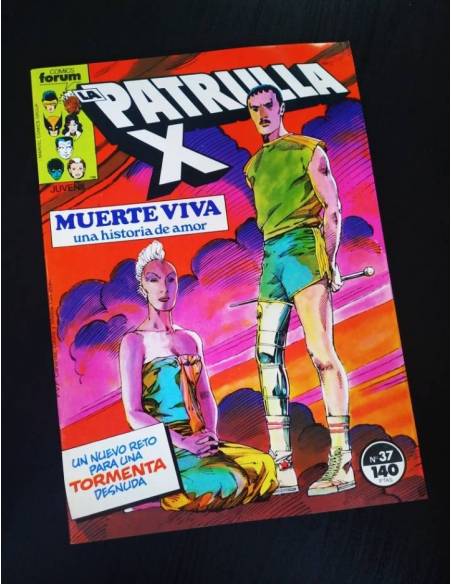 LA PATRULLA X 55 FORUM DE KIOSCO PERO CON SIGNOS DE HUMEDAD