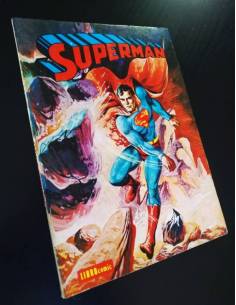 CASI EXCELENTE ESTADO SUPERMAN TOMO XV LIBROCOMIC NOVARO