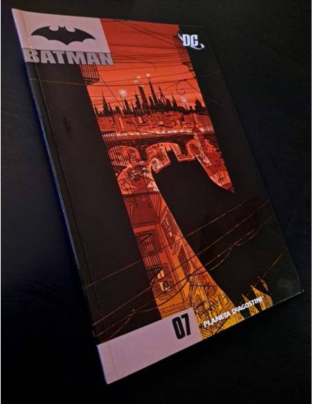 CASI EXCELENTE ESTADO BATMAN 7 PLANETA