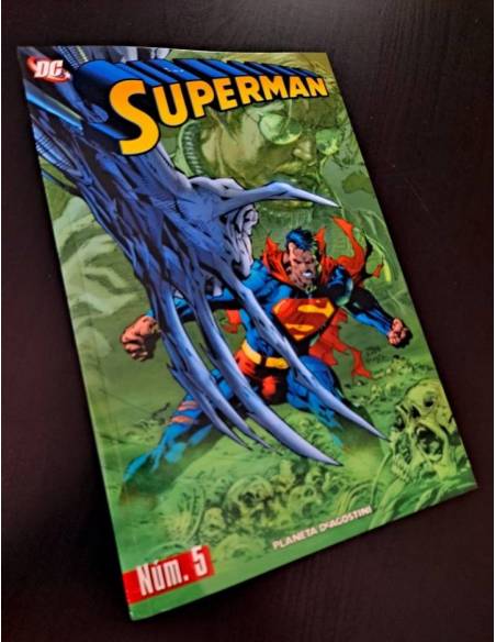 CASI EXCELENTE ESTADO SUPERMAN 5 PLANETA
