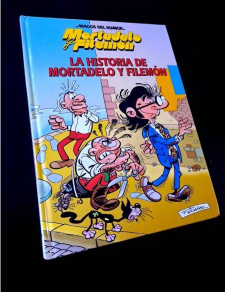 CASI EXCELENTE ESTADO MORTADELO Y FILEMON LA HISTORIA DE... MAGOS DEL HUMOR CIRCULO LECTORES