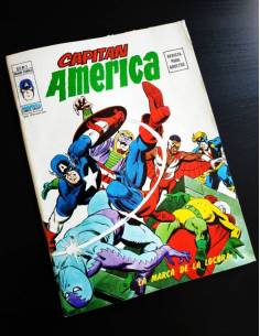 MUY BUEN ESTADO CAPITAN AMERICA 5 VOL II TIENE REPARACIÓN...