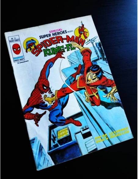 BUEN ESTADO ESPECIAL SUPERHEROES 13 VERTICE