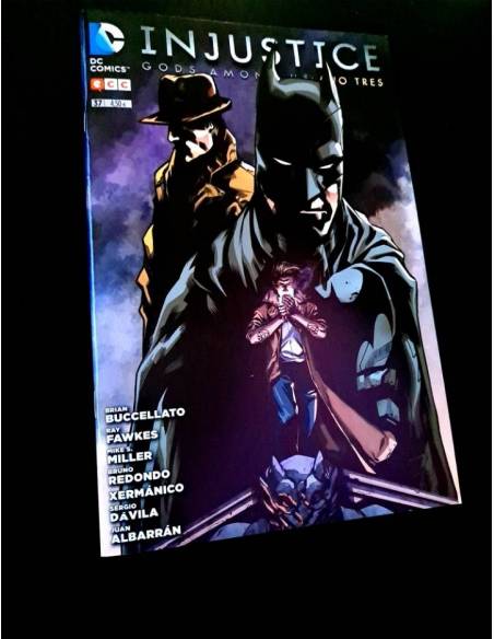 DE KIOSCO INJUSTICE GODS AMONG US 37 COMICS ECC DC