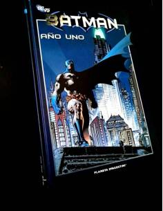 EXCELENTE ESTADO BATMAN AÑO UNO 1 COMICS PLANETA DC