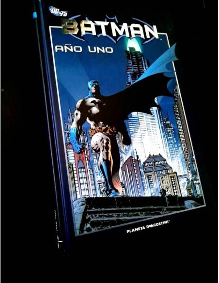 EXCELENTE ESTADO BATMAN AÑO UNO 1 COMICS PLANETA DC