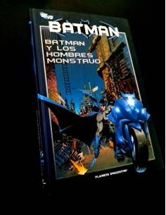 EXCELENTE ESTADO BATMAN 2 COMICS PLANETA