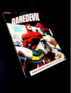 EXCELENTE ESTADO DAREDEVIL MARCADO POR LA MUERTE OBRAS...