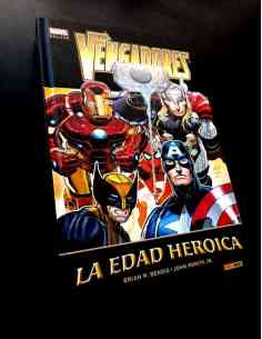EXCELENTE ESTADO LOS VENGADORES LA EDAD HEROICA COMICS...