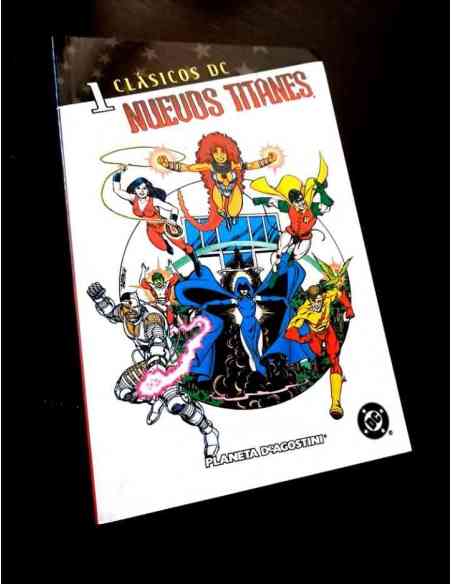 EXCELENTE ESTADO NUEVOS TITANES 1 CLASICOS DC COMICS PLANETA