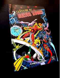 EXCELENTE ESTADO NUEVOS TITANES 2 CLASICOS DC COMICS PLANETA