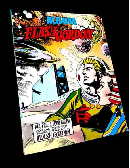 MUY BUEN ESTADO ALBUN FLASH GORDON 4 RETAPADO EV