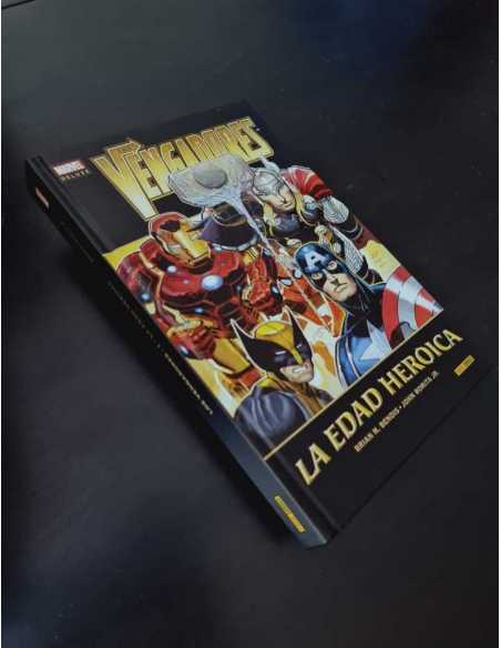 EXCELENTE ESTADO LOS NUEVOS VENGADORES LA EDAD HEROICA MARVEL DELUXE COMICS PANINI
