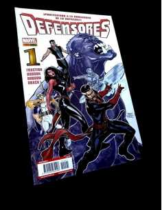 EXCELENTE ESTADO DEFENSORES 1 PANINI COMICS MARVEL