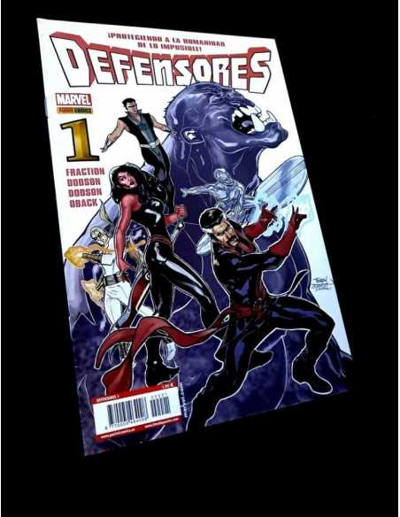 EXCELENTE ESTADO DEFENSORES 1 PANINI COMICS MARVEL