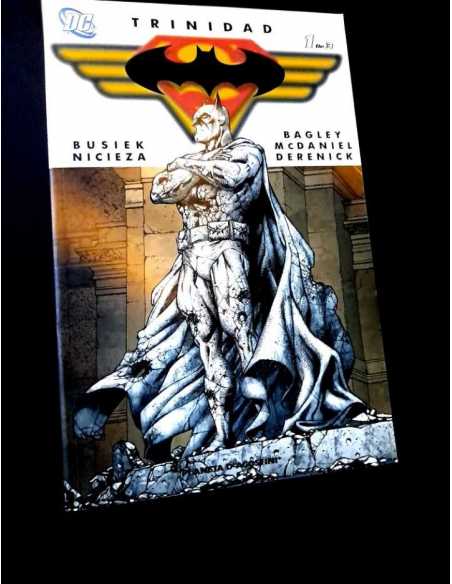 EXCELENTE ESTADO TRINIDAD 1 SUPERMAN NATMAN WONDER WOMAN PLANETA TOMO